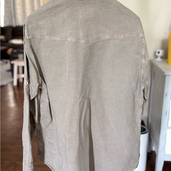 Tommy Bahama Men's Casual Tan Button Down Shirt - Picture 7 of 11